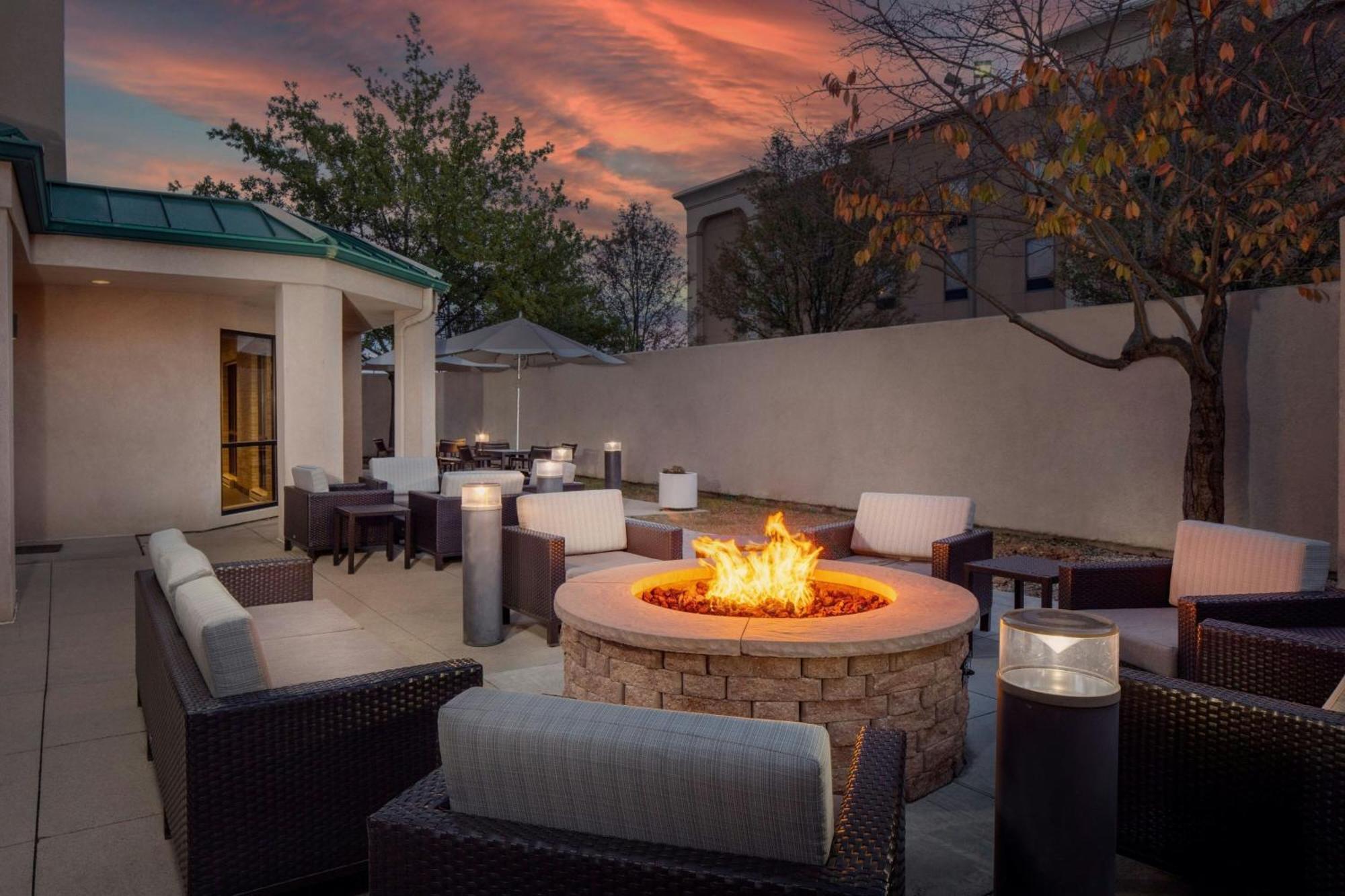 Hotel Courtyard By Marriott Dayton North Esterno foto
